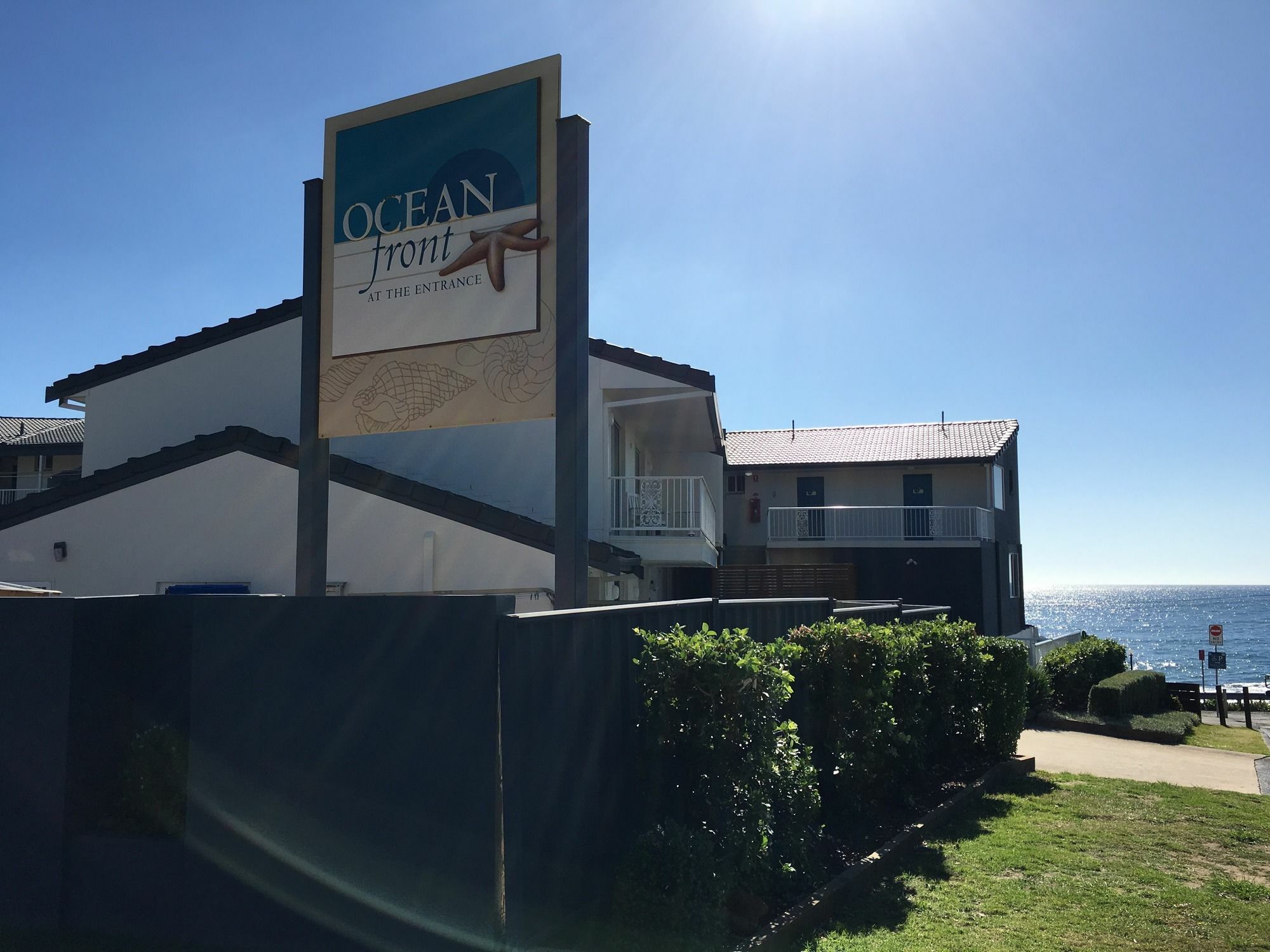 Ocean Front Motel Entrance Екстер'єр фото